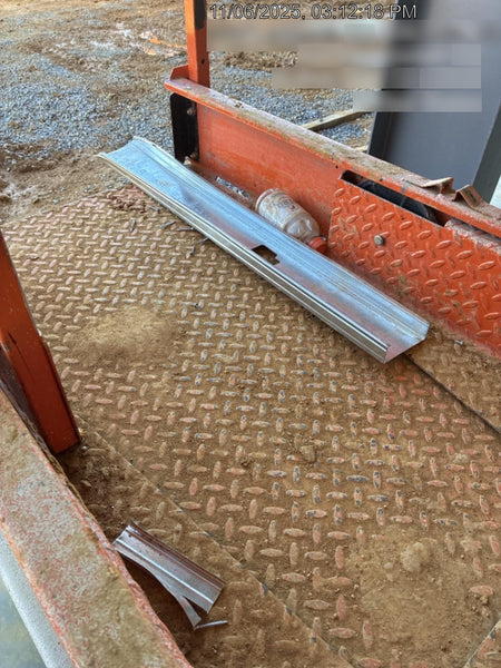 2023 JLG ES1932