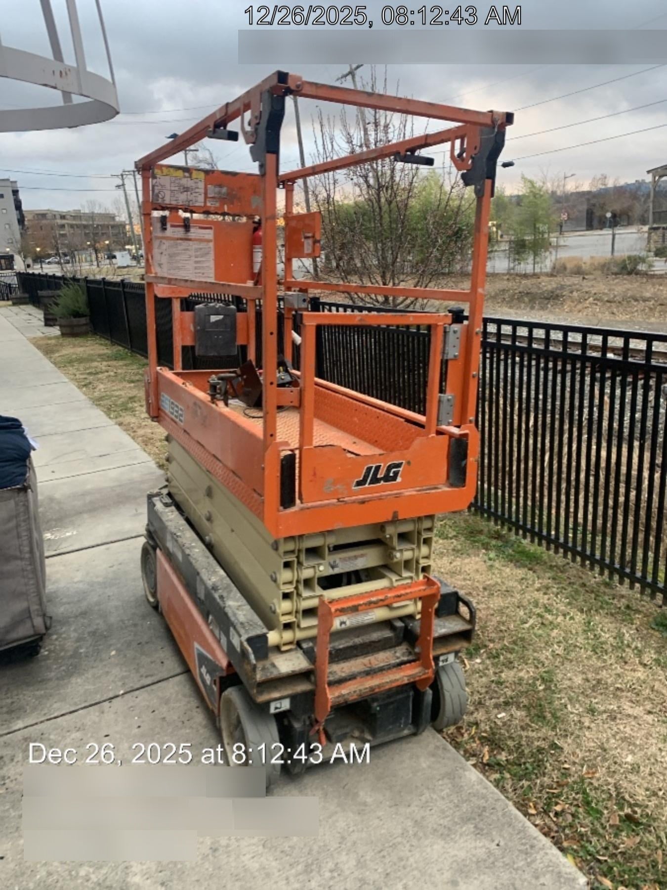 2022 JLG ES1932