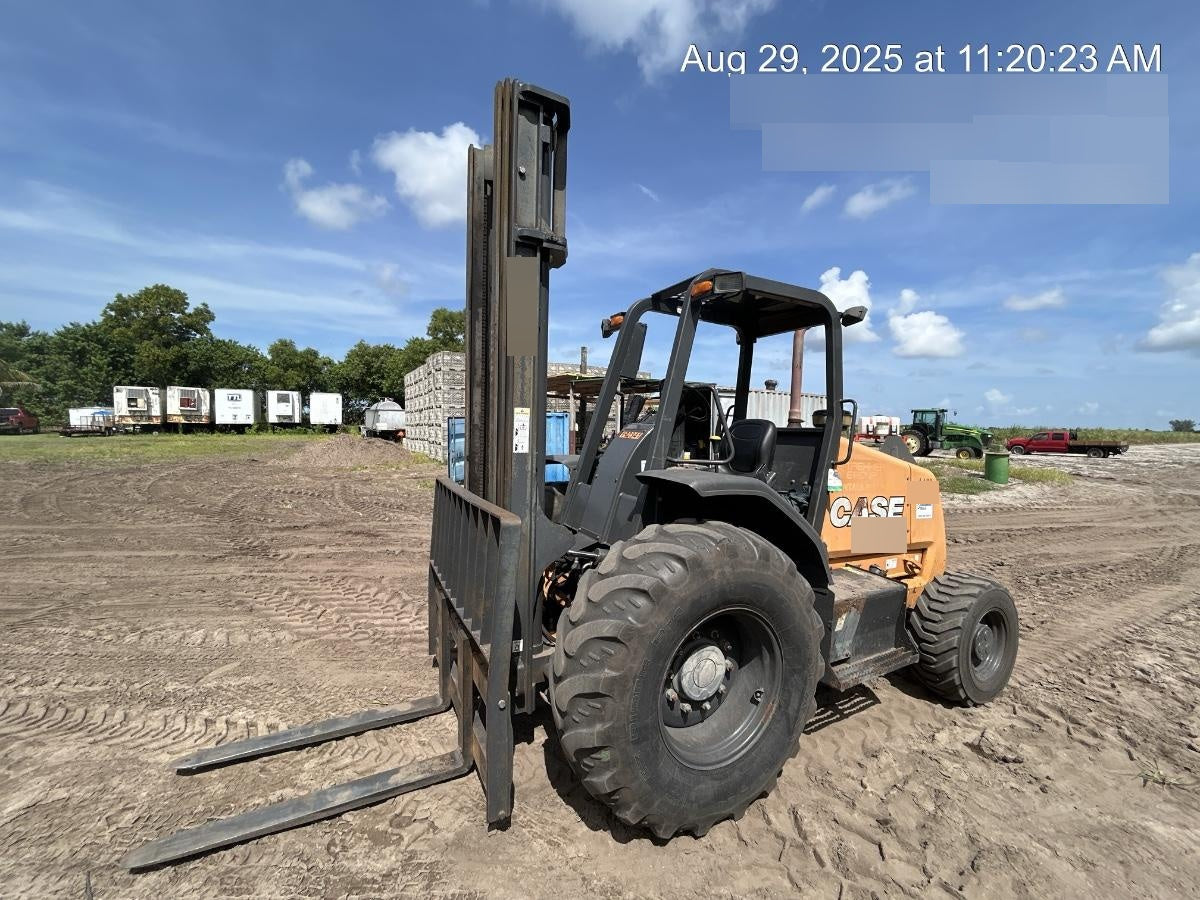 2017 CASE 586H