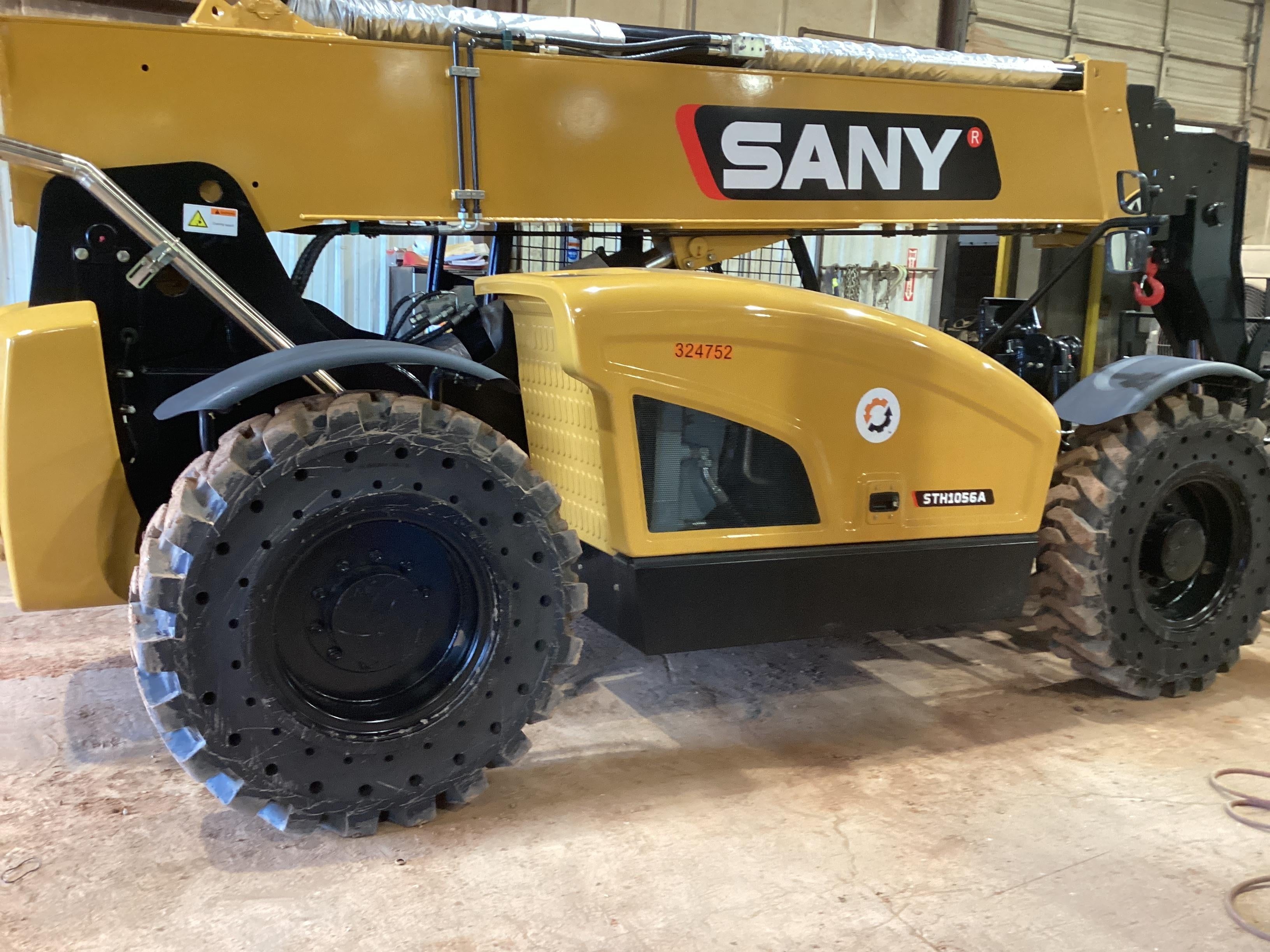 2023 SANY STH1056