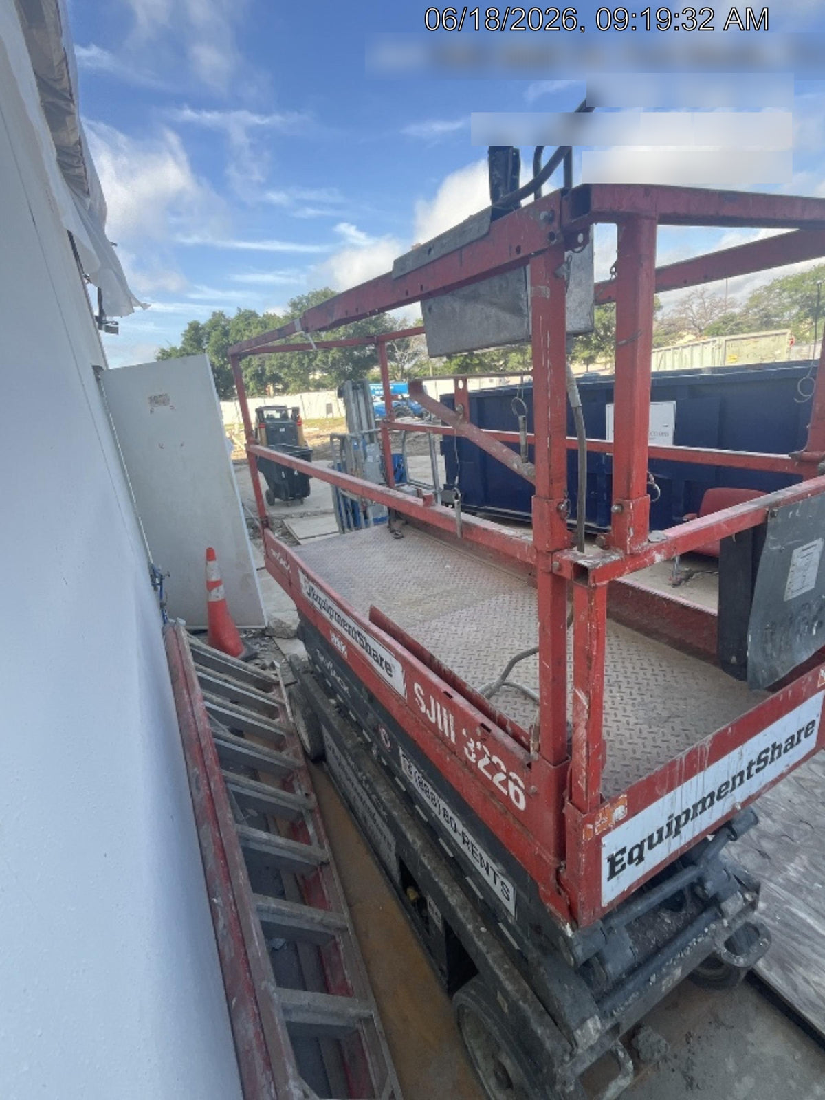 2018 Skyjack SJIII-3226 Skyjack SJIII3226 Scissor Lift w/Trojan Batteries