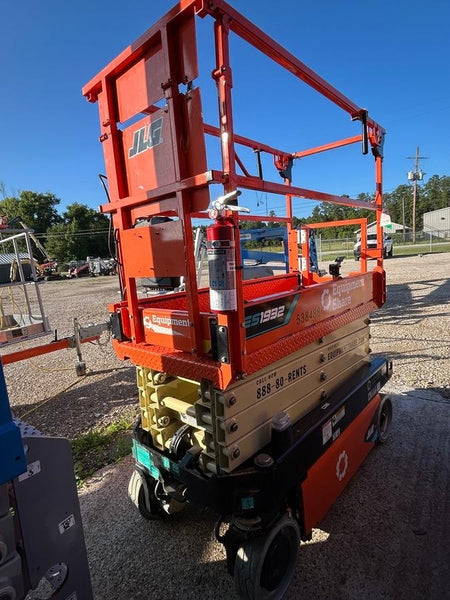 2025 JLG ES1932