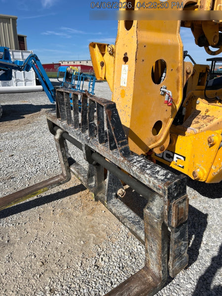 2019 JCB 512-56 Enclosed Cab, 109 HP, Solid Tires, Worklights, Beacon, Aux Hydraulics, Lifting Eye w/60" Carriage/60" Forks