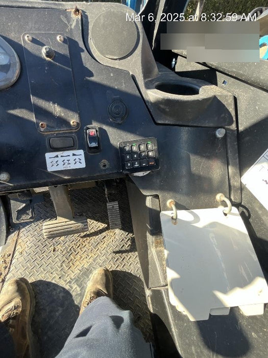 2017 Genie GTH-844 Genie GTH 844, Solid Tires, 60" carriage, Open ROPS - GTH08E-10916