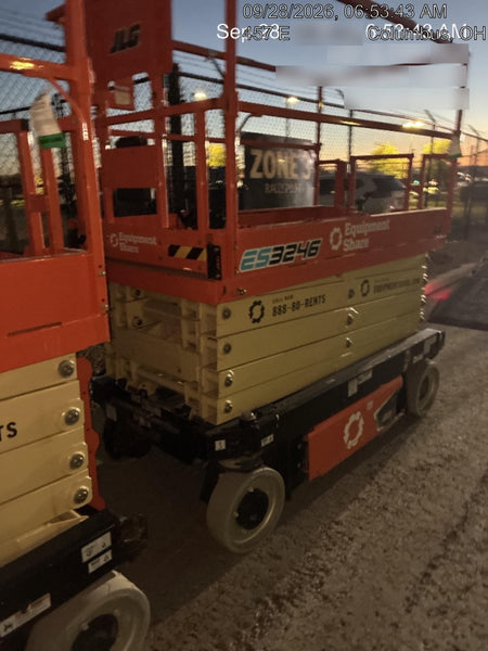 2022 JLG ES3246