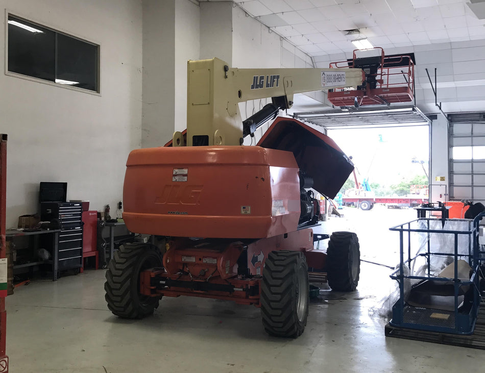 2012 JLG 800S