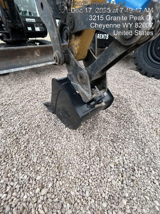 2025 TAKEUCHI 18" HD Bucket - Takeuchi