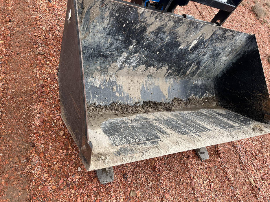 2017 SKYTRAK 70" Bucket, Telehandler 6k-7k