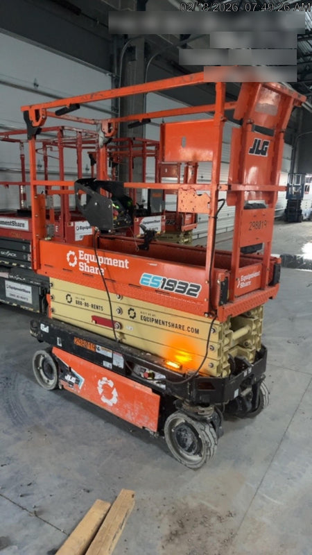 2023 JLG ES1932