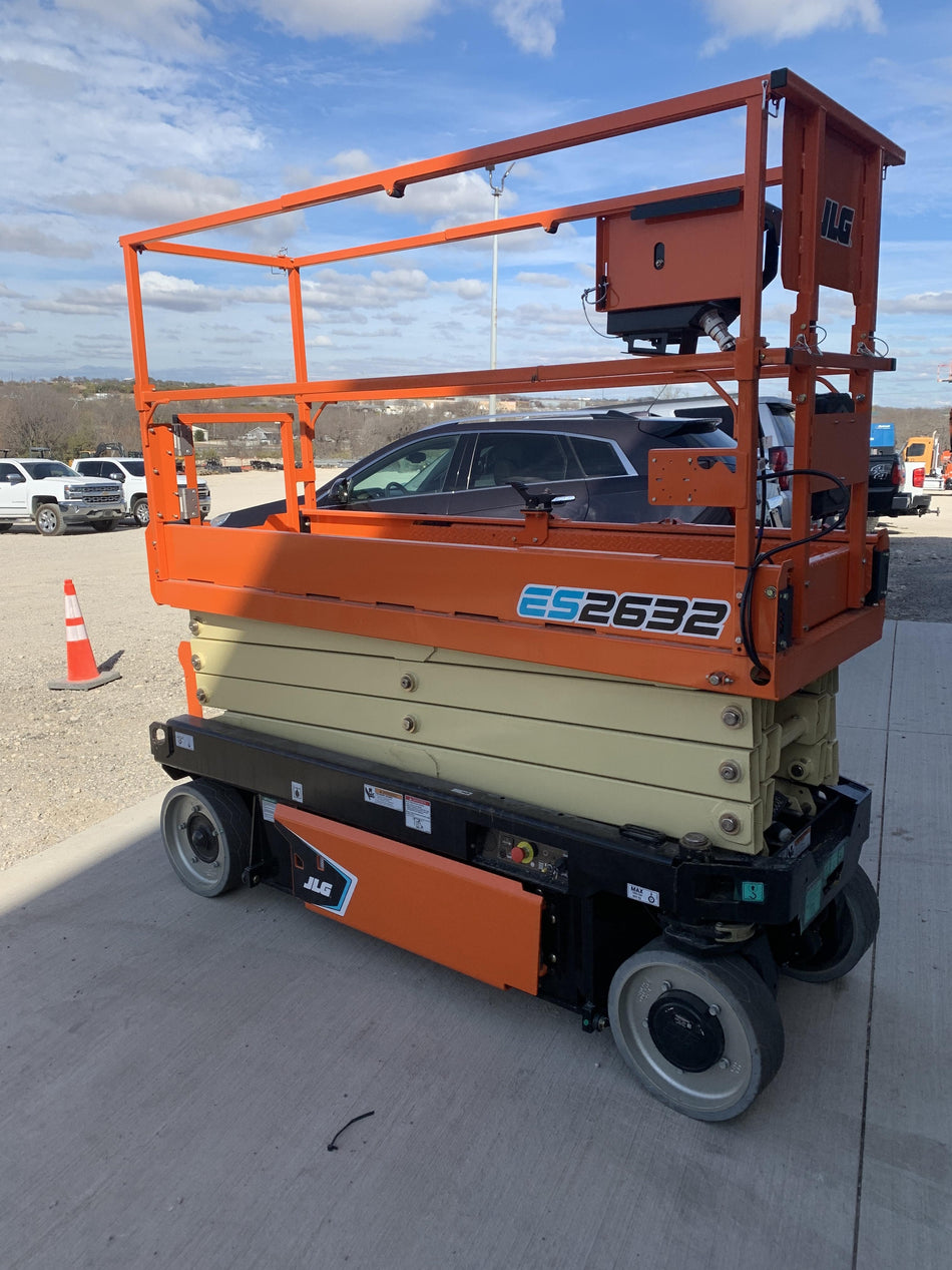 2022 JLG ES2632
