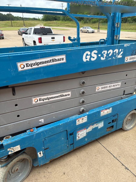 2018 Genie GS-3232 Genie GS3232 Lift w/Folding Rails and Swing Gate