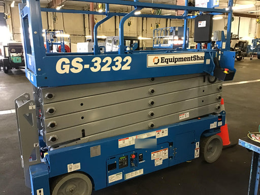 2020 Genie GS-3232 Standard, Folding half height swing gate, 800W Inverter