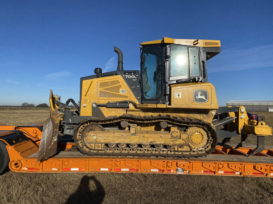 2020 JOHN DEERE 700L