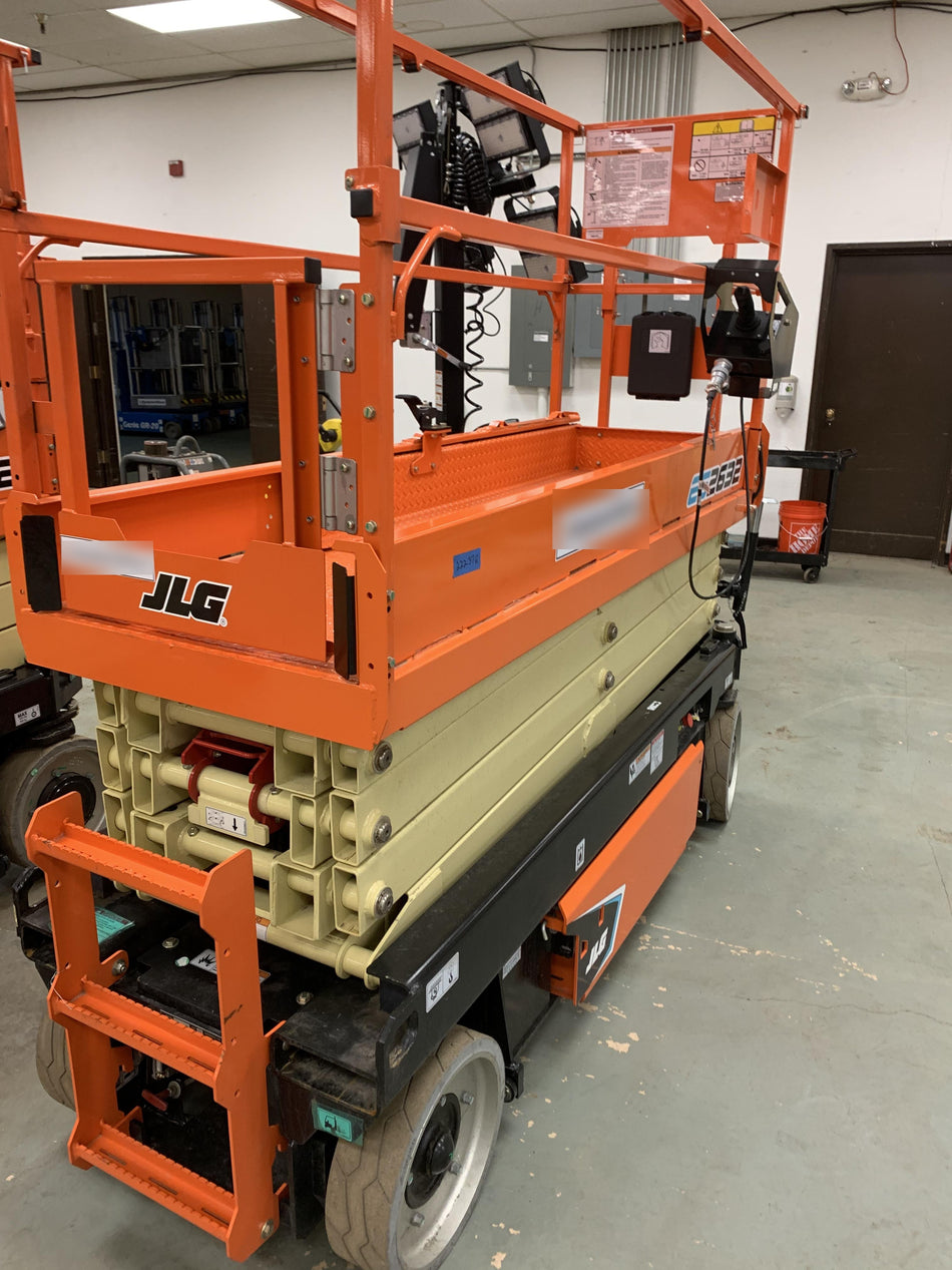2022 JLG ES2632