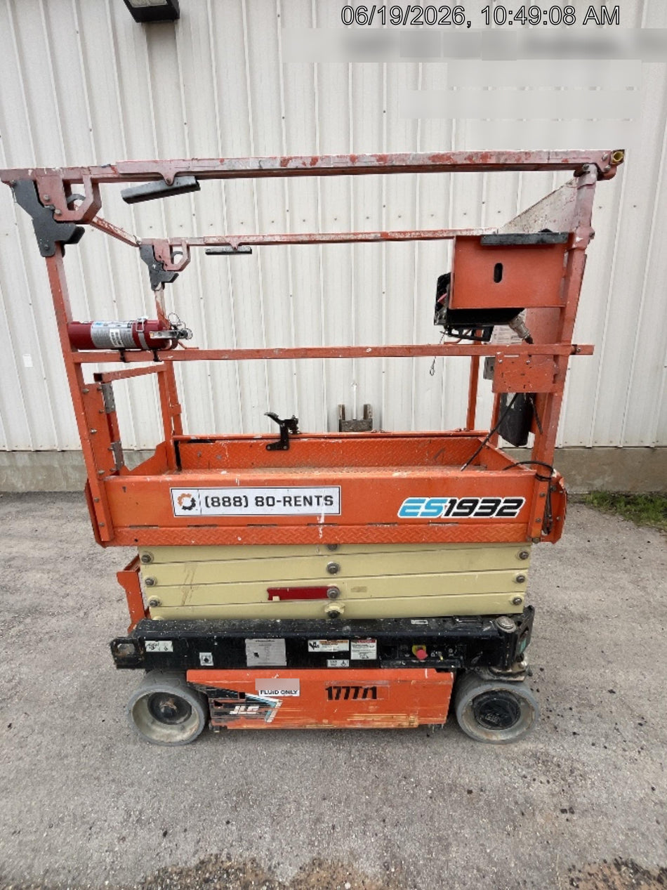 2021 JLG ES1932