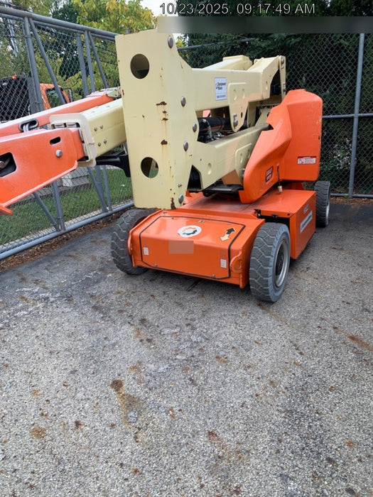 2019 JLG E400AJPN