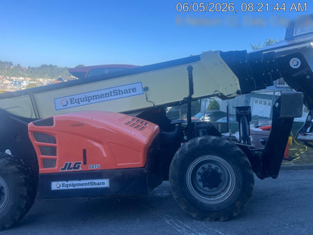 2021 JLG 1075