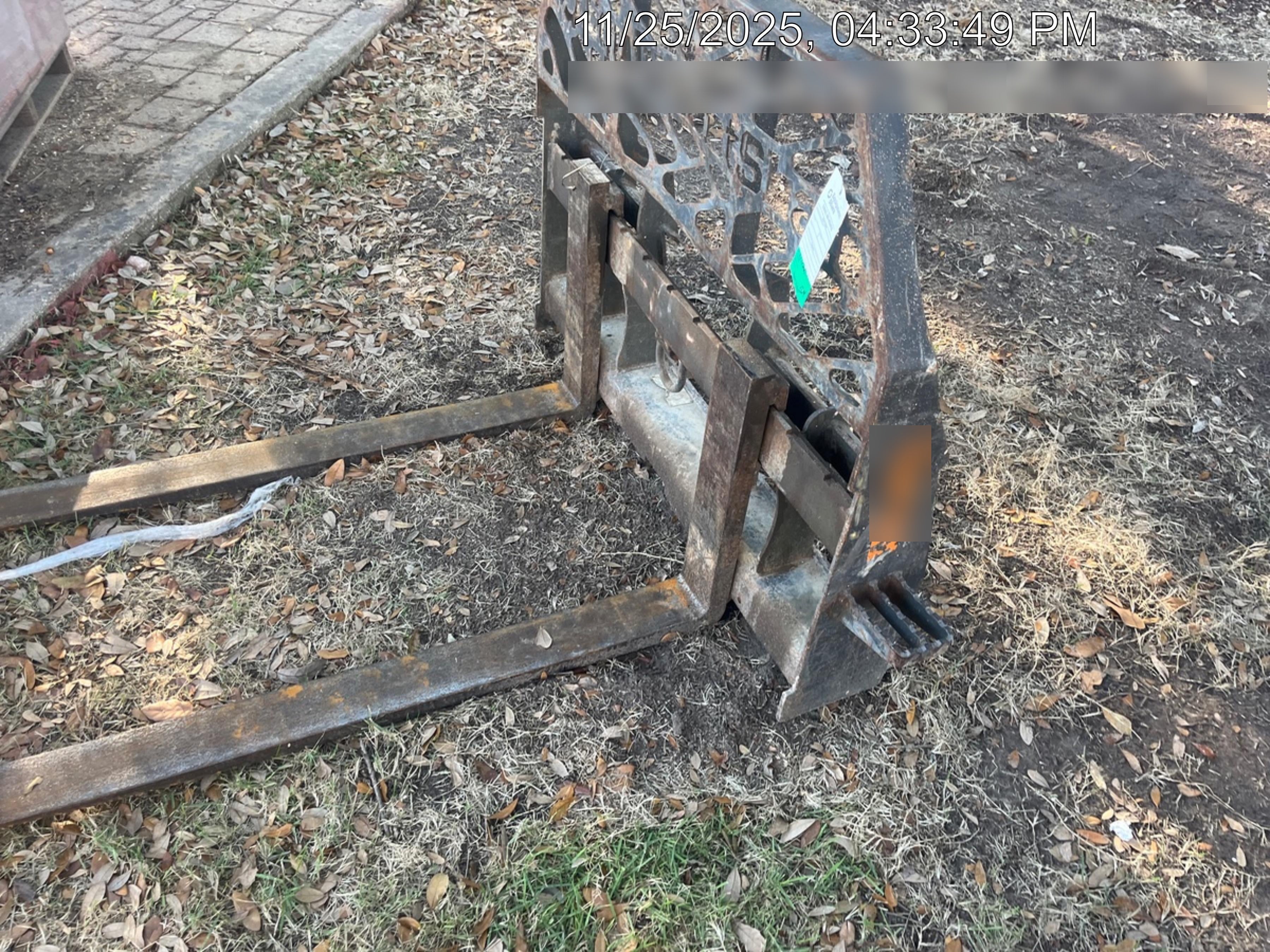 2020 EMKAY 48" Pallet Forks - Emkay