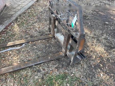 2020 EMKAY 48" Pallet Forks - Emkay