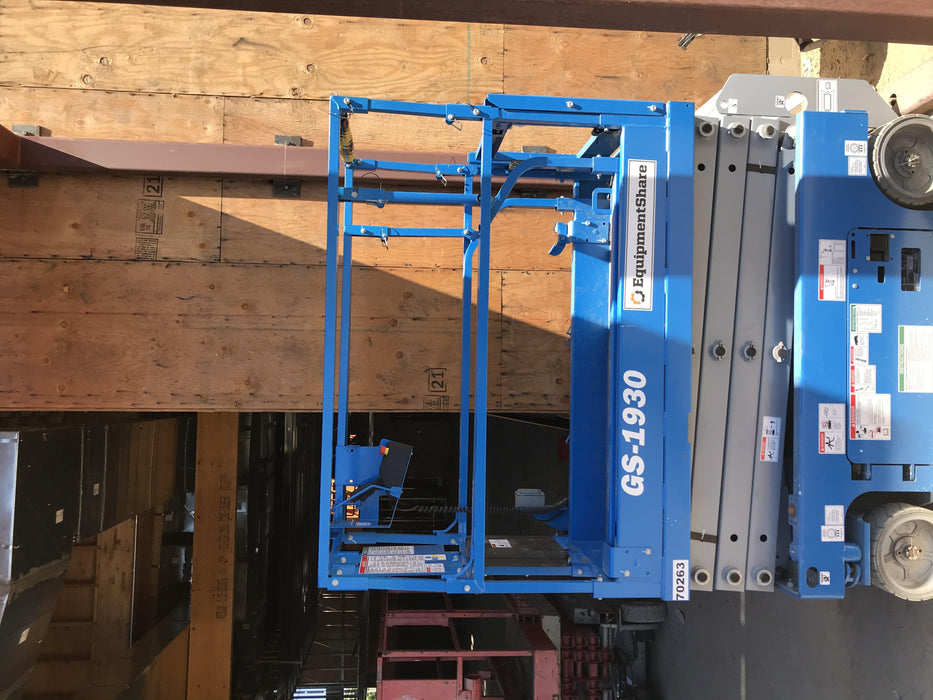 2020 Genie GS-1930 Solid Non Marking Tires, Beacon, Folding rails with half height swing gate, 800W Inverter