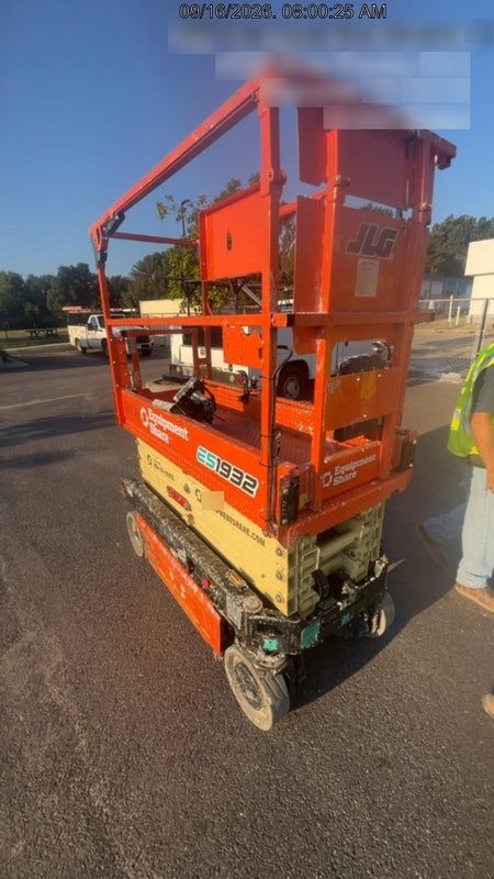 2022 JLG ES1932