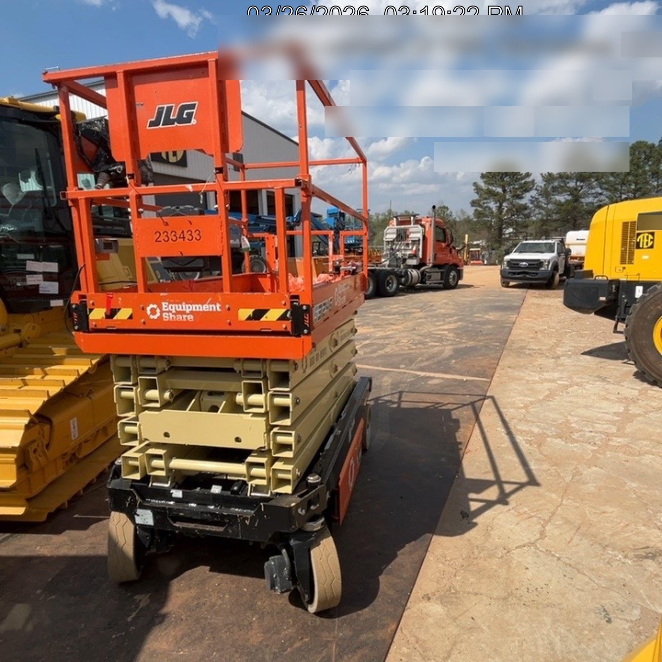 2022 JLG ES3246