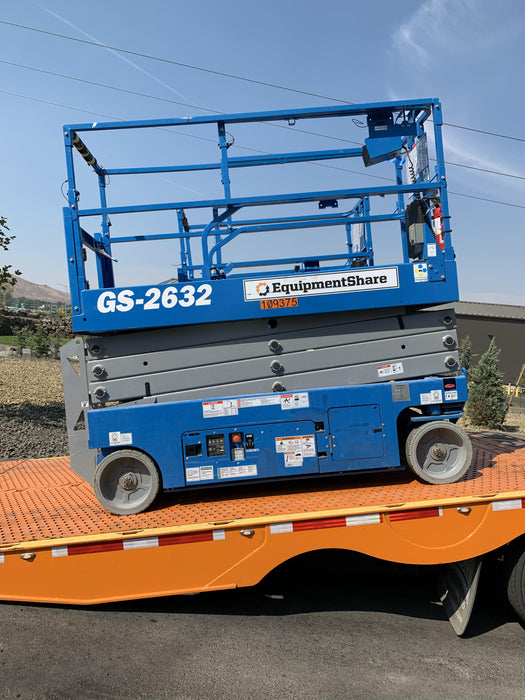 2020 Genie GS-2632 Solid NM Tires, Folding Rails with Half-Height Swing Gate, Beacon, 800W Invertor