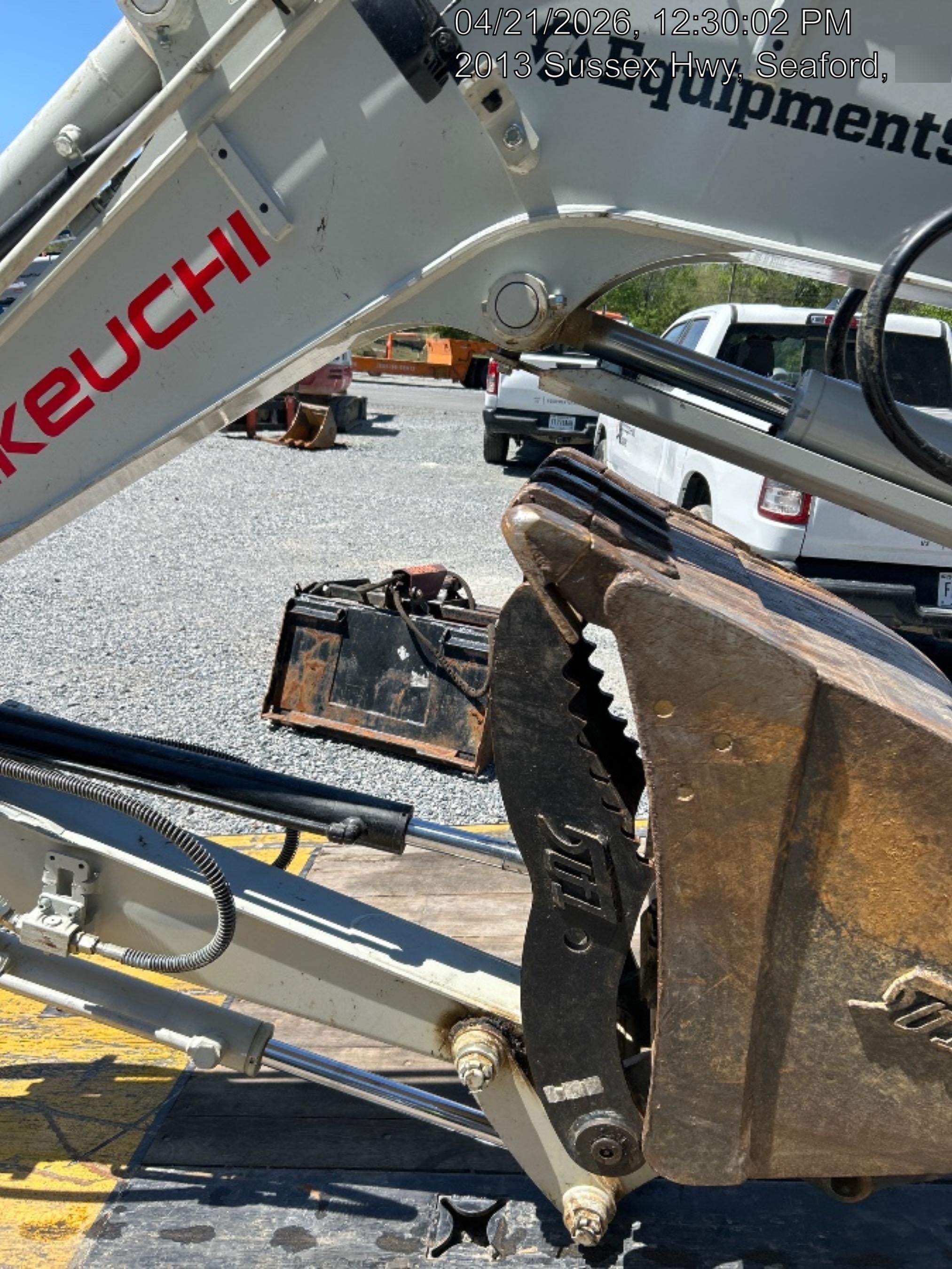 2025 TAKEUCHI TB235-2CR