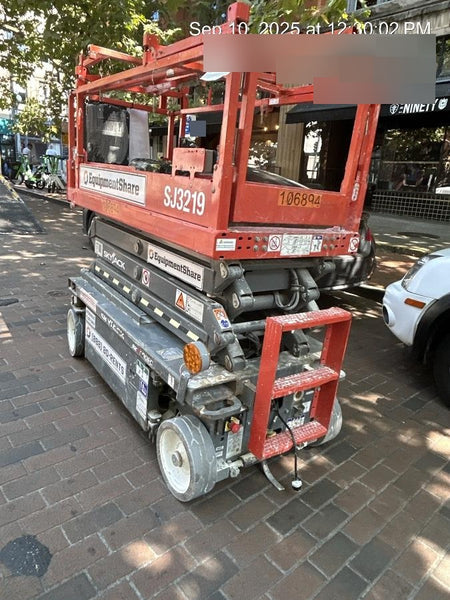 2020 Skyjack SJIII-3219 Solid NM Tires, Half height spring hinged entry gate, Dual Beacons, 800W Inverter