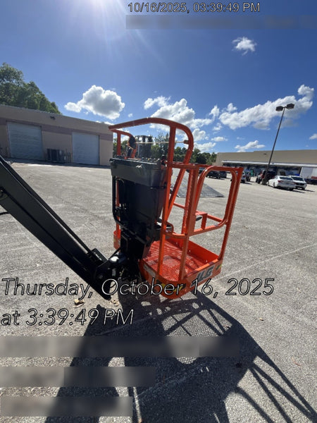 2025 JLG E300AJP