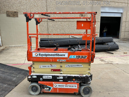 2022 JLG ES1932
