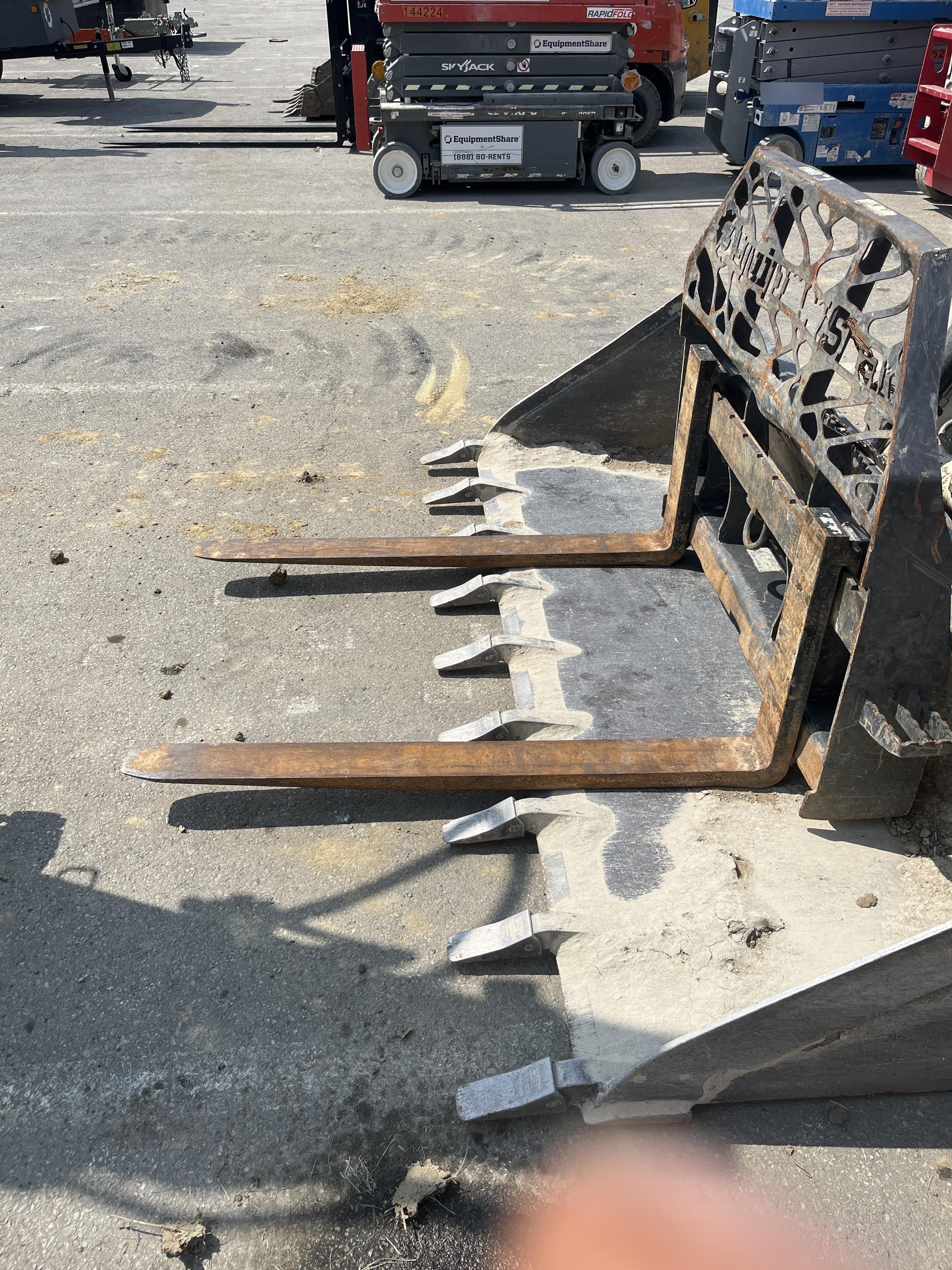 2021 PALADIN 48" Pallet Forks - Paladin