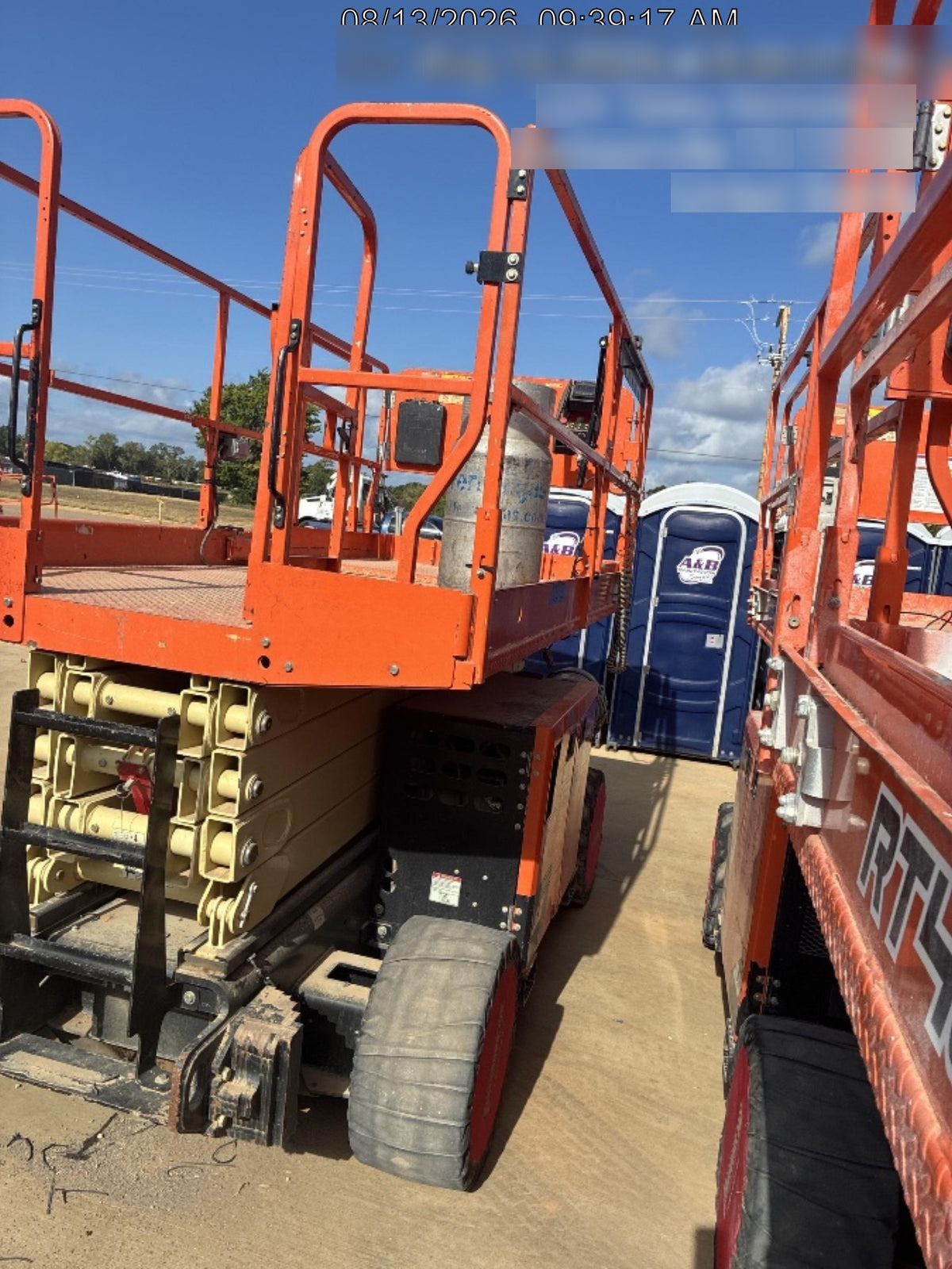 2022 JLG RT4069