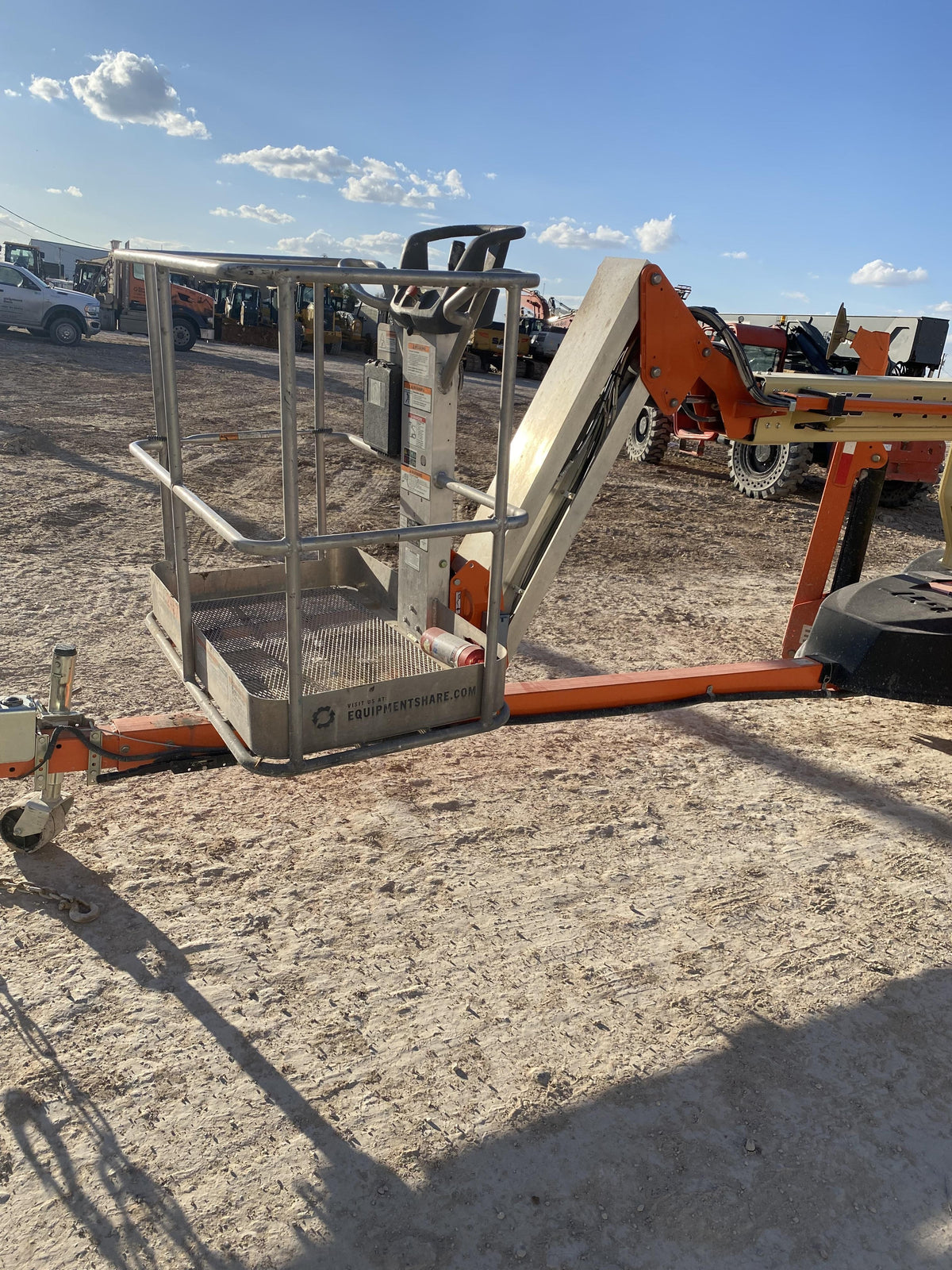 2023 JLG T500J