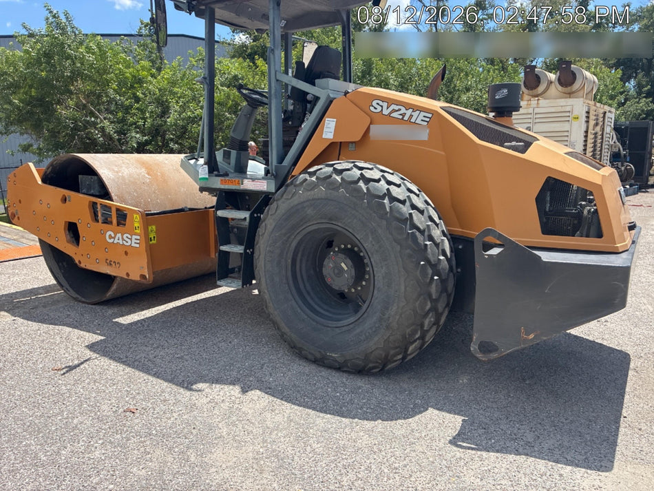 2021 CASE SV211E