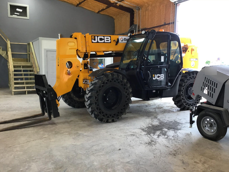 2020 JCB 506-36 Cab/Heat/Air, 74 HP, Solid Tires, STD Worklight, Beacon, Aux Hydraulics, Lifting Eye, Back up Alarm w/48" Carriage/48" Forks