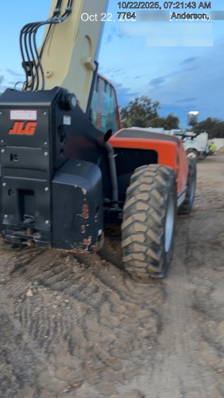 2021 JLG 1732