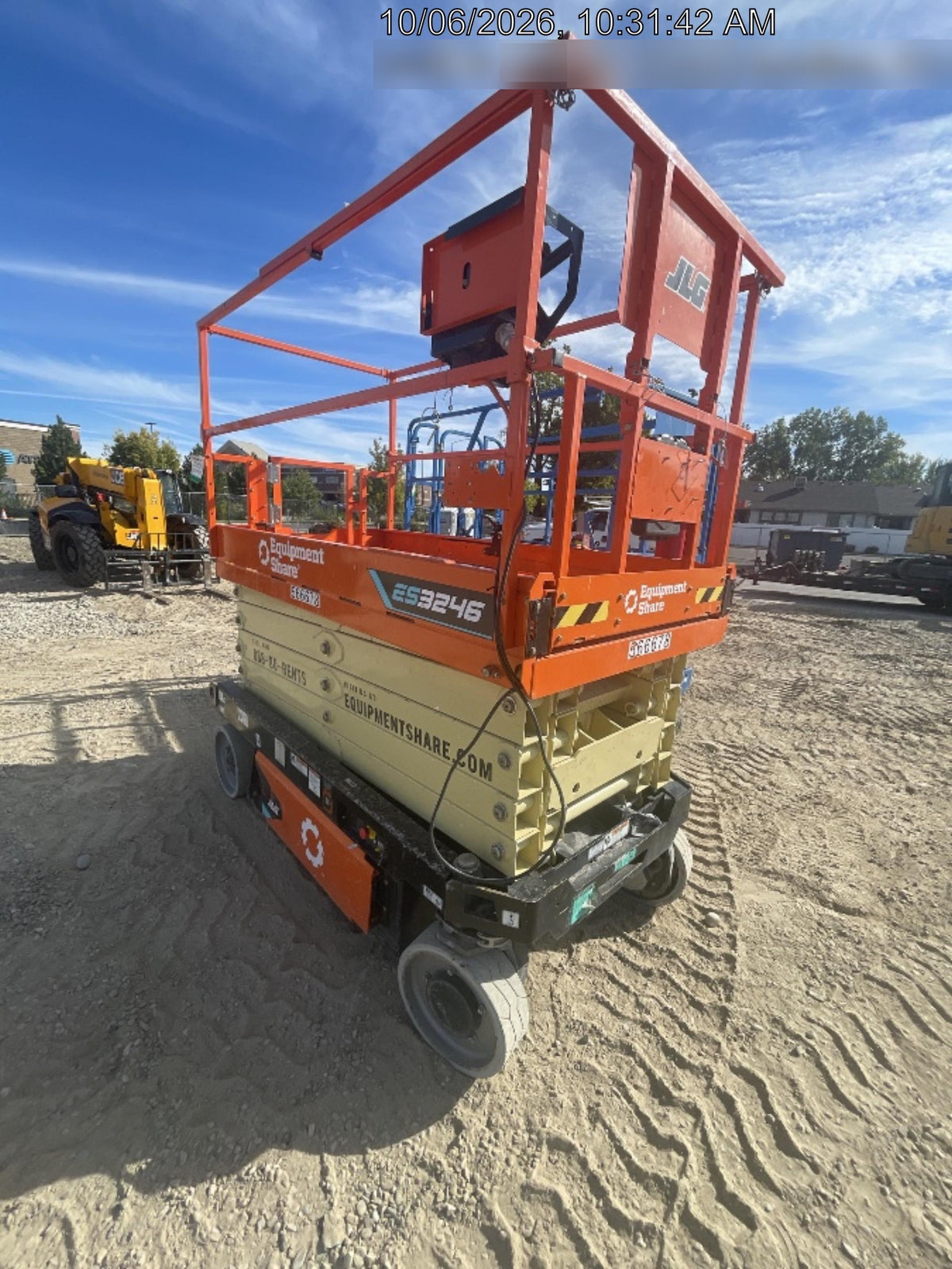 2025 JLG ES3246