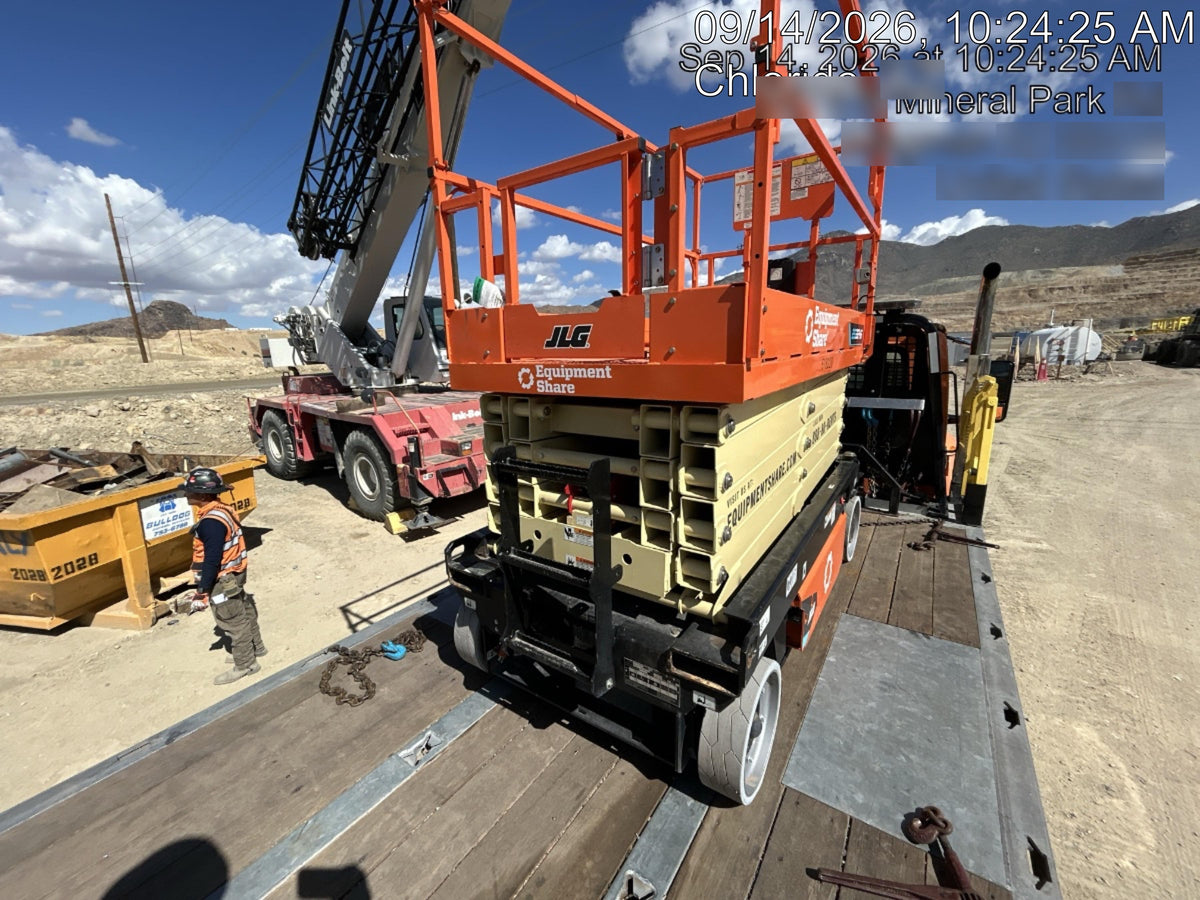 2025 JLG ES3246