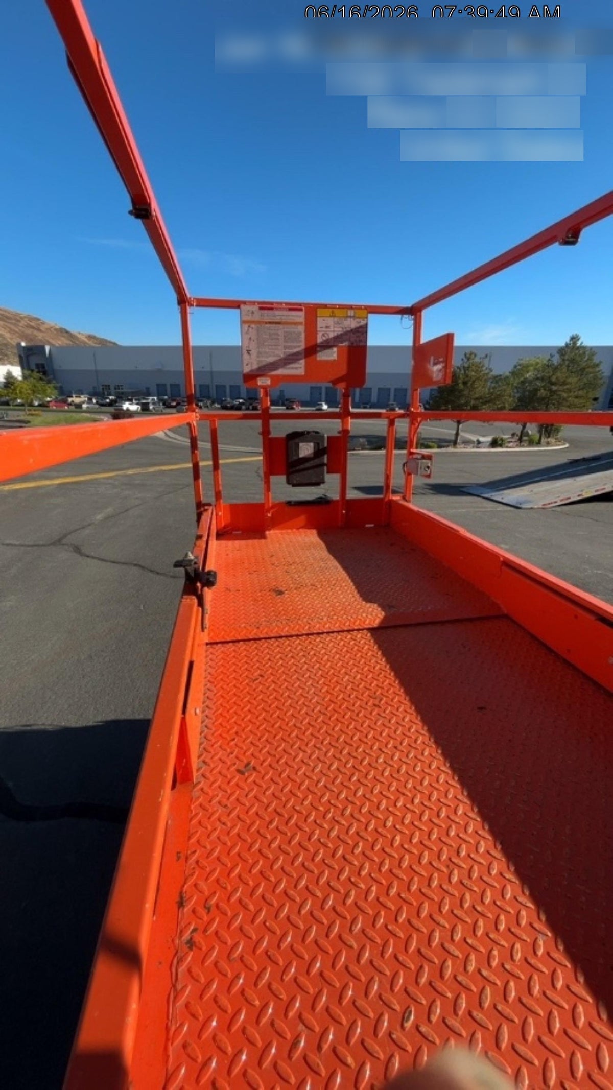 2025 JLG ES3246