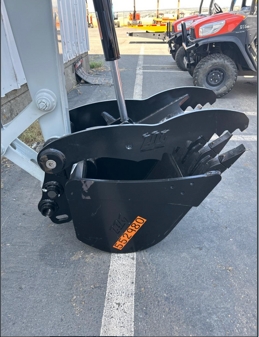 2025 TAKEUCHI 24" Bucket Takeuchi