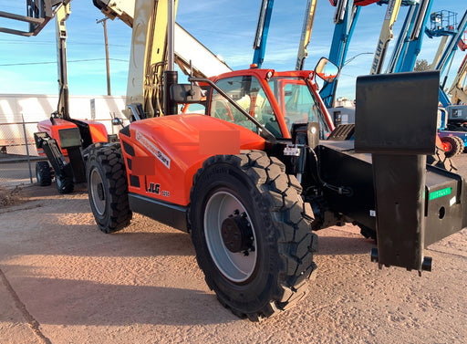 2019 JLG 1255 JLG 1255 T4F w/Full Cab, HVAC, Solid Tires, Work Lights/Beacon, 60" Carriage/Forks