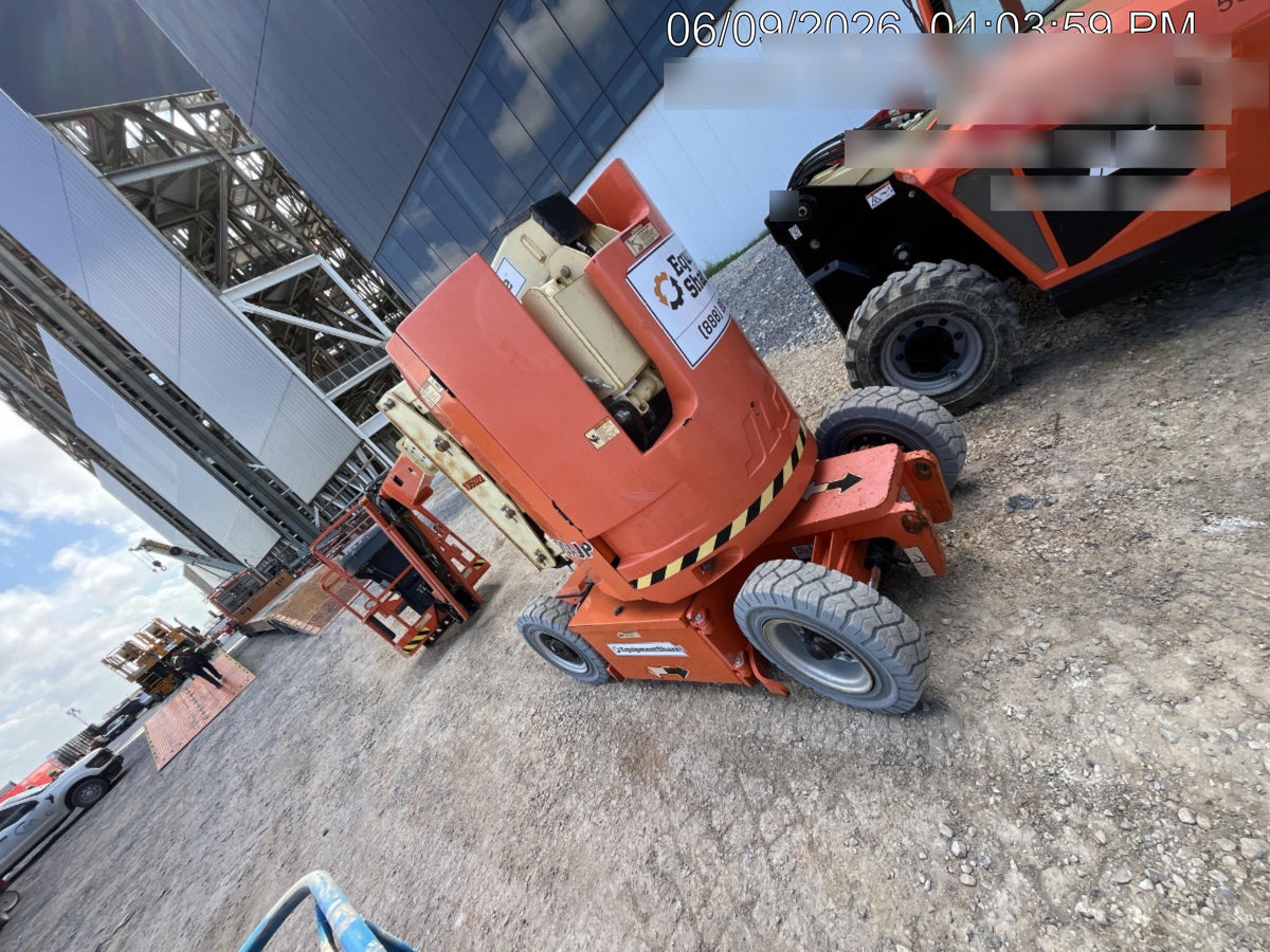 2021 JLG E300AJP