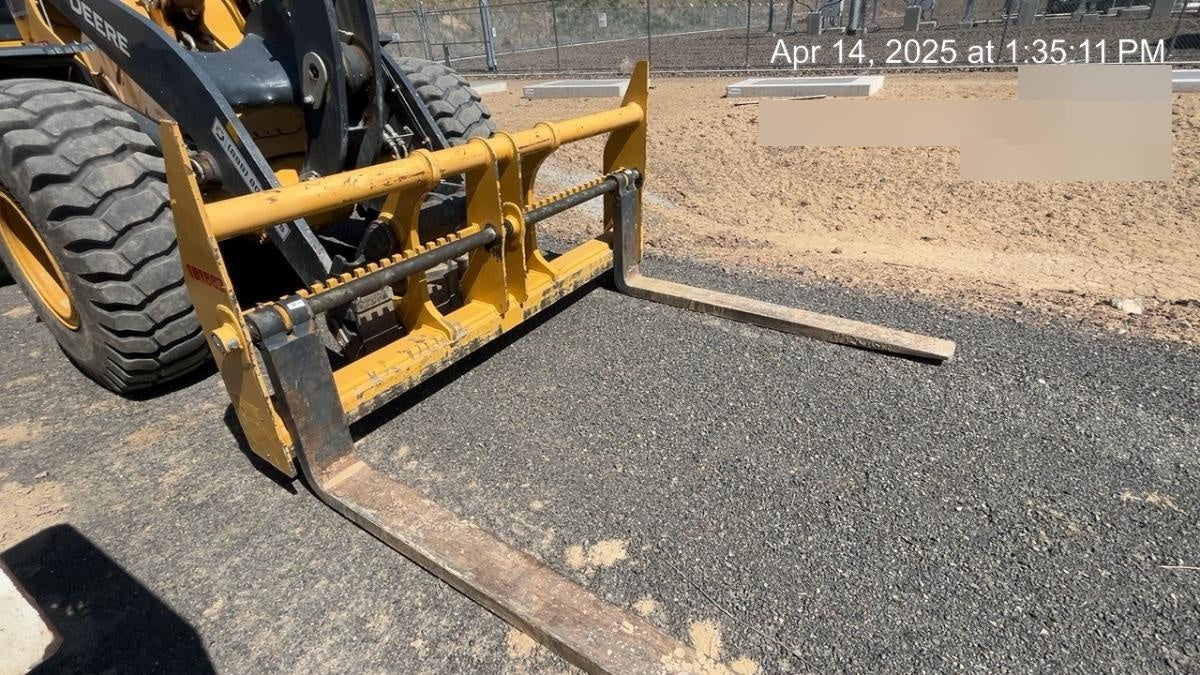 2020 JOHN DEERE 96" Loader Fork Carriage - John Deere