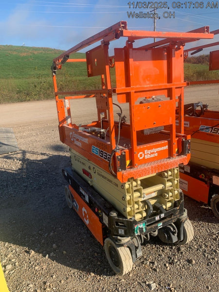 2022 JLG ES1932