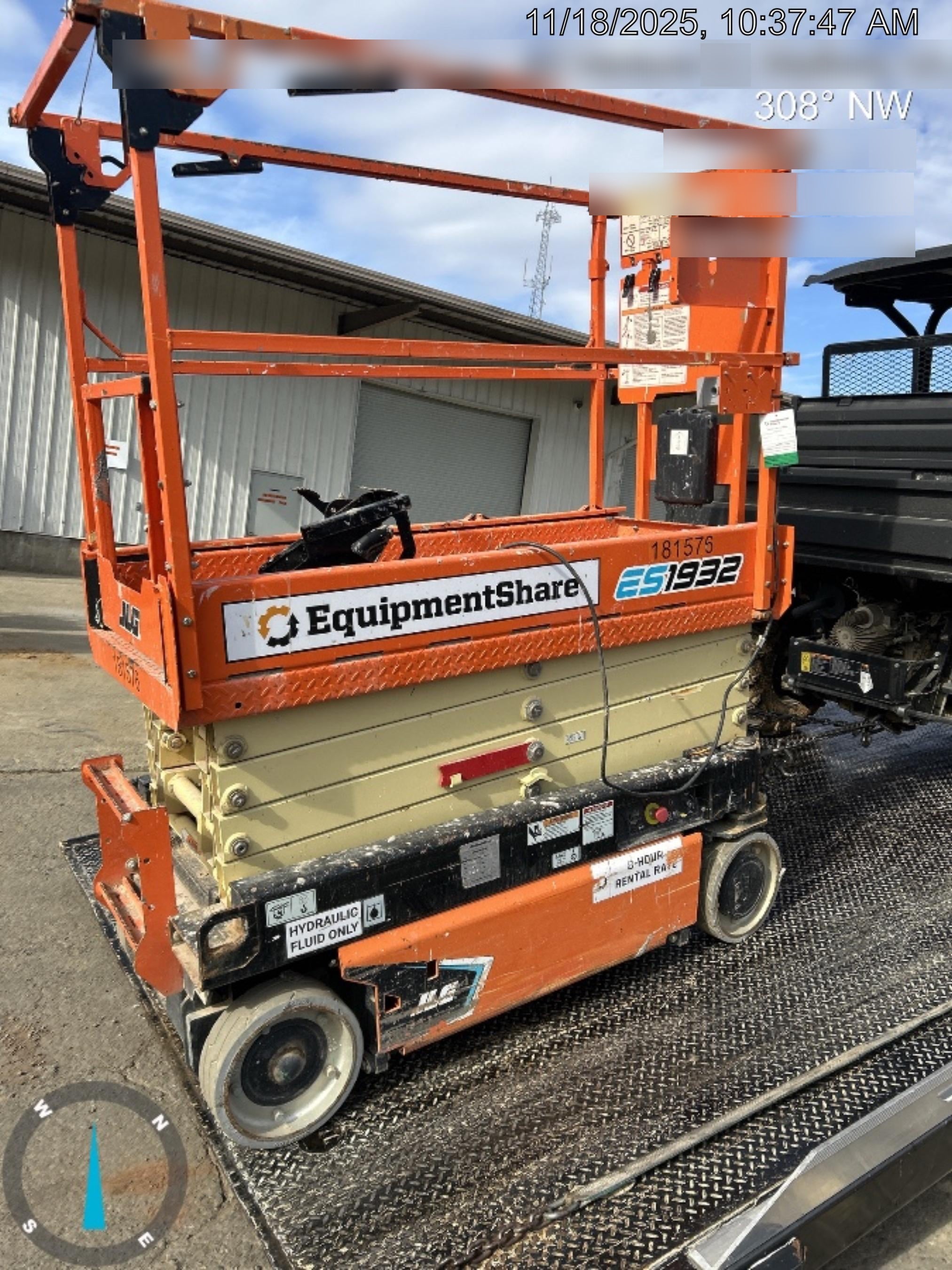 2021 JLG ES1932