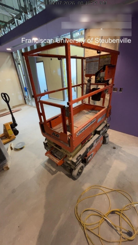 2022 JLG ES1330L