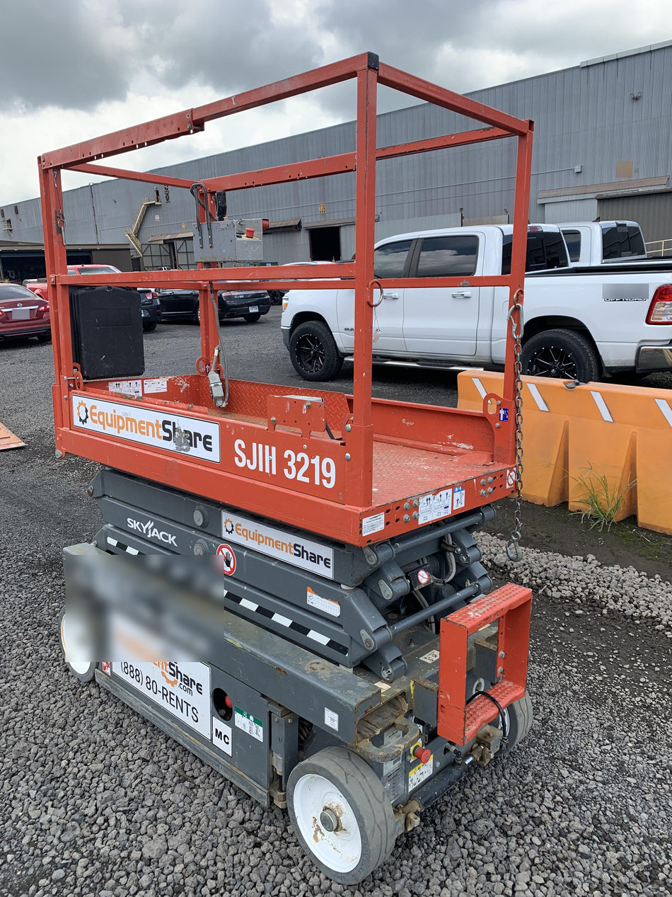 2018 Skyjack SJIII-3219 Skyjack SJIII3219 Scissor Lift w/Trojan Batteries