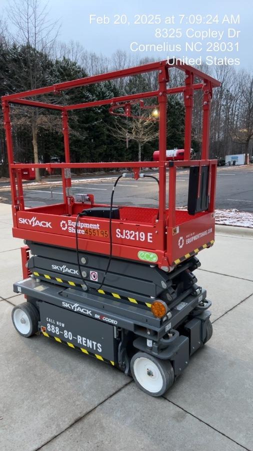 2024 Skyjack SJ3219 Electric Drive, Sld NM Tires, DBcns, RFRails, Power to Platform, T3 + Access Control