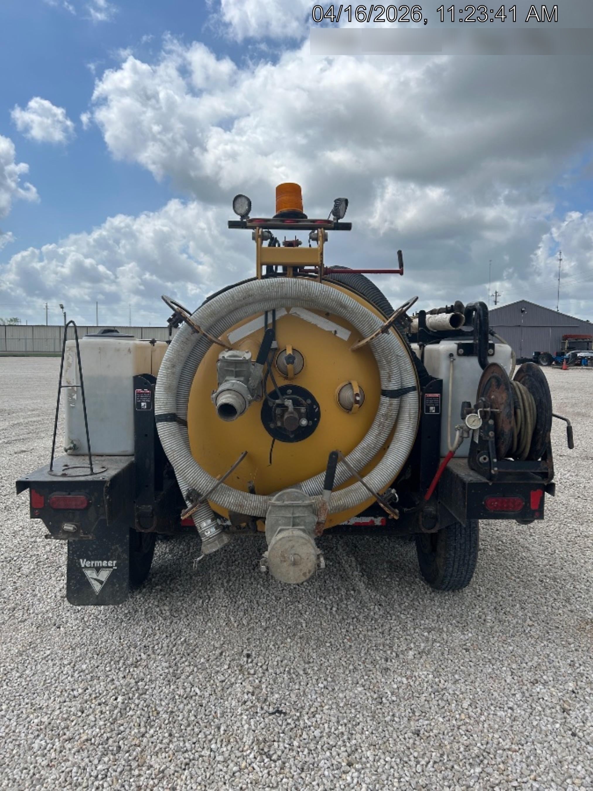 2023 Vac-Tron LP573XDT T4 Koehler Diesel Engine, 500 Gallon Debris Tank, x2 100 Gallon Water Tanks